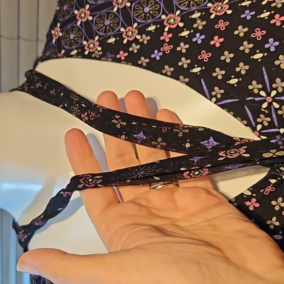 UK Size 6-8 cross wrap top, accentuates bust, transparent sleeves, pussybow tie - Picture 14 of 15